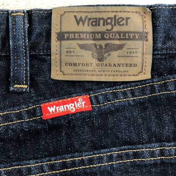 Wrangler Mens Jeans 38x32 Straight Fit Blue Denim Dark Wash 100% Cotton Classic - Picture 12 of 15